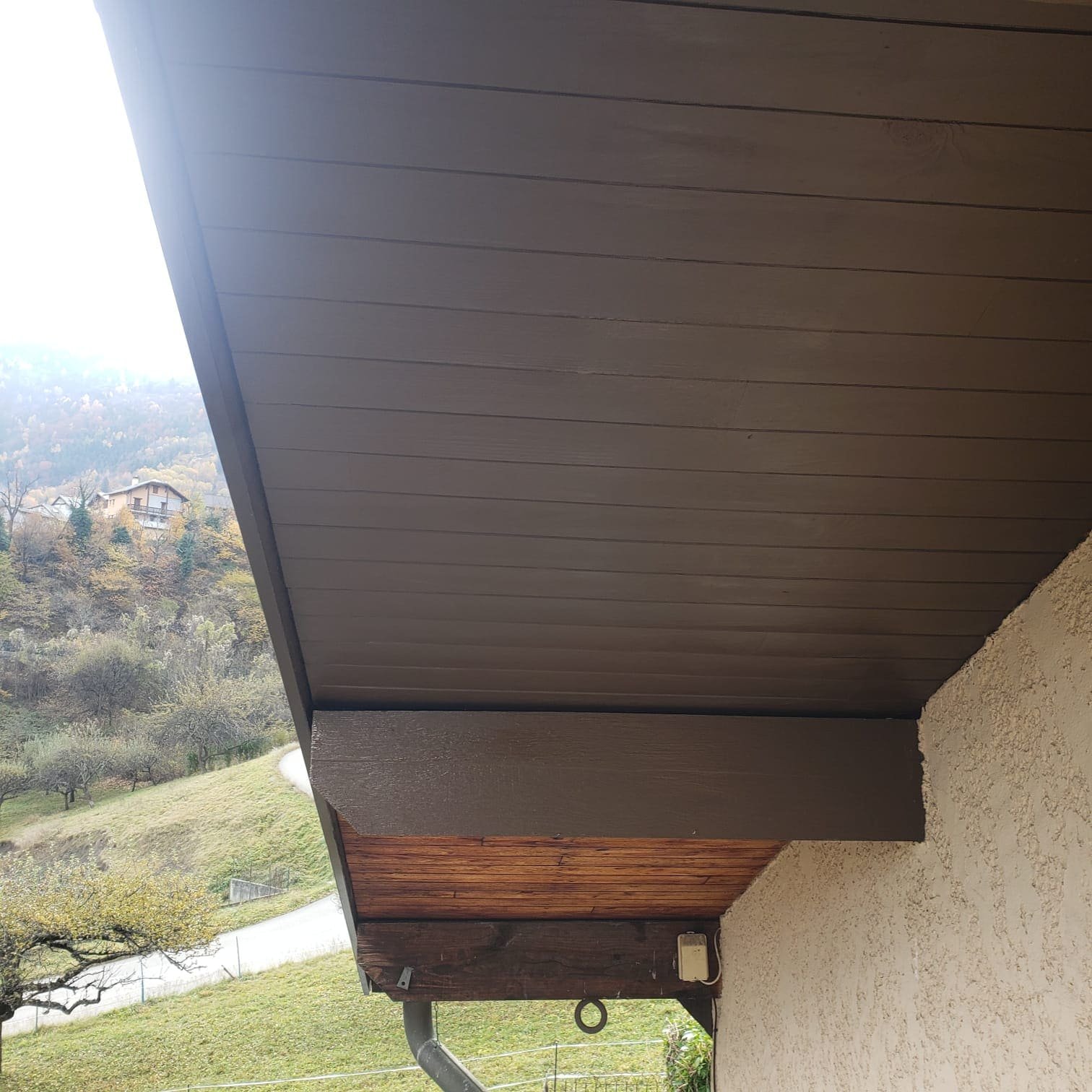 traitement bois extérieur avec entretien régulier